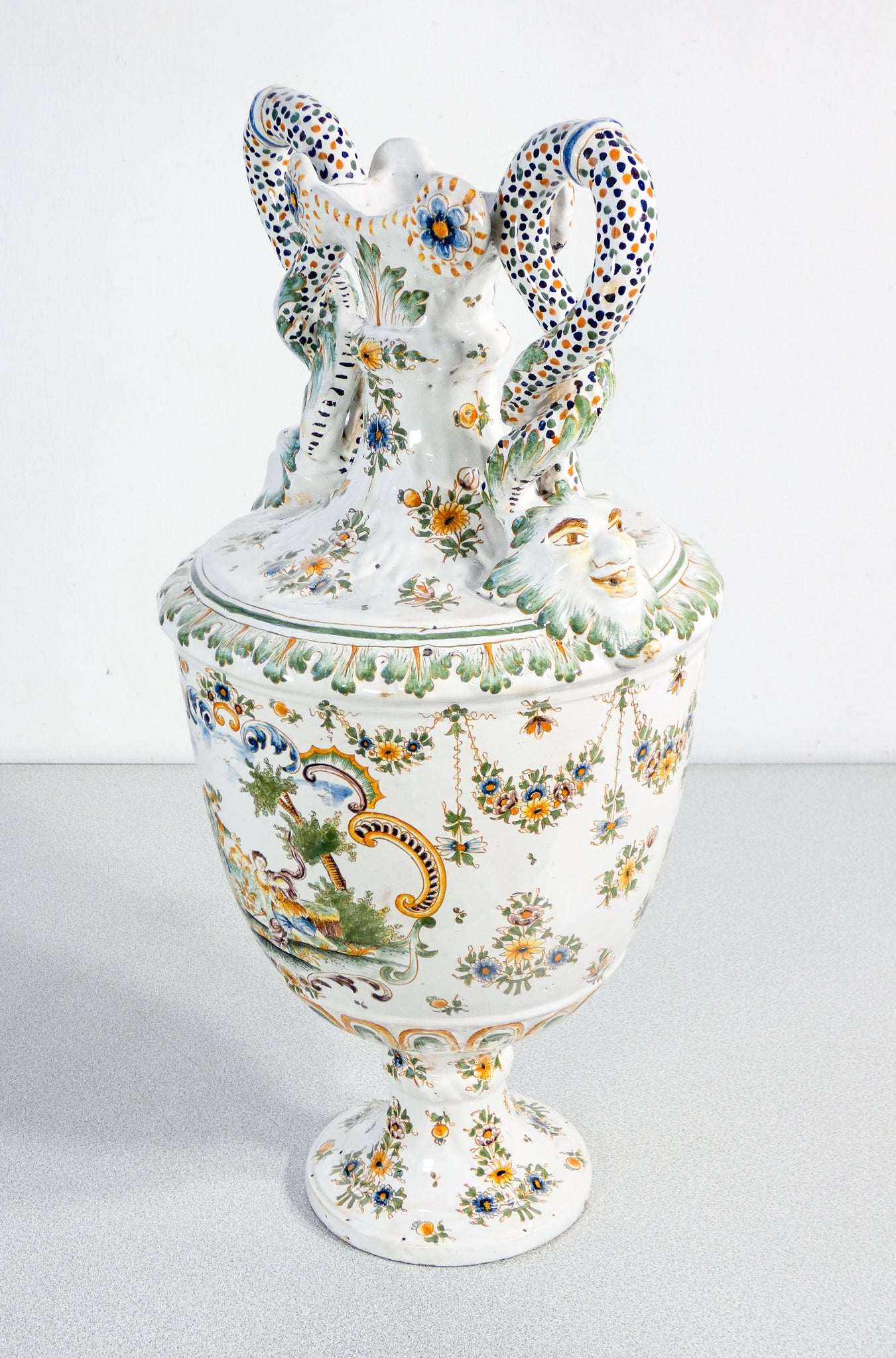 vaso anfora ceramica moustiers faience dipinto a mano epoca france pottery