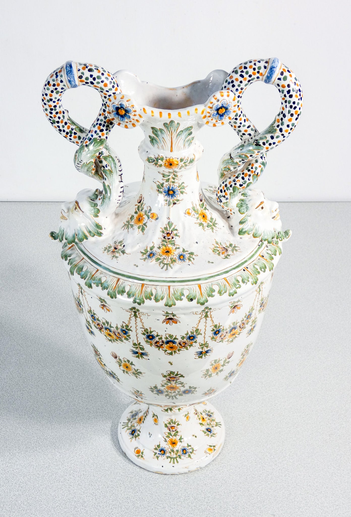 vaso anfora ceramica moustiers faience dipinto a mano epoca france pottery