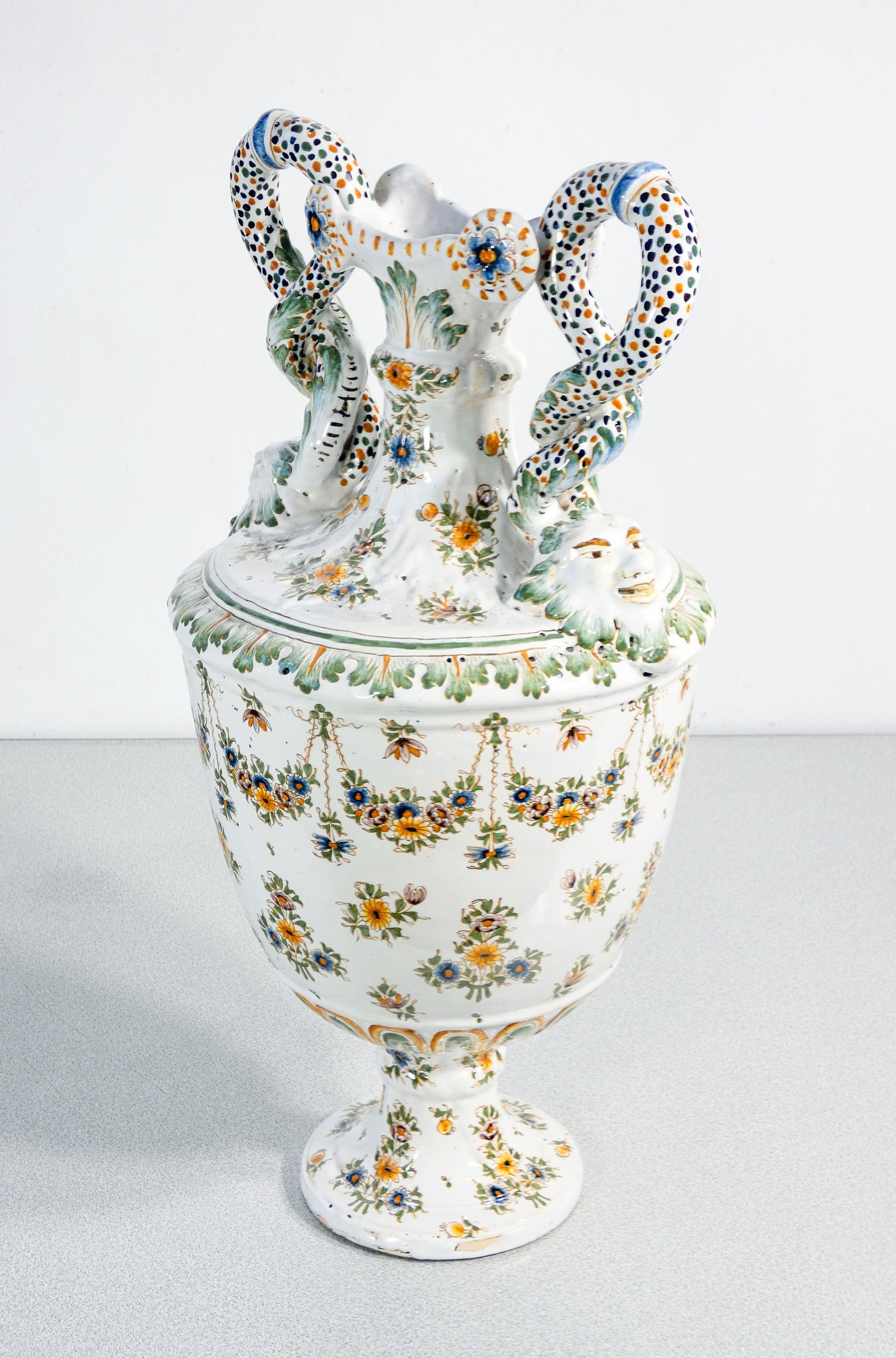 vaso anfora ceramica moustiers faience dipinto a mano epoca france pottery