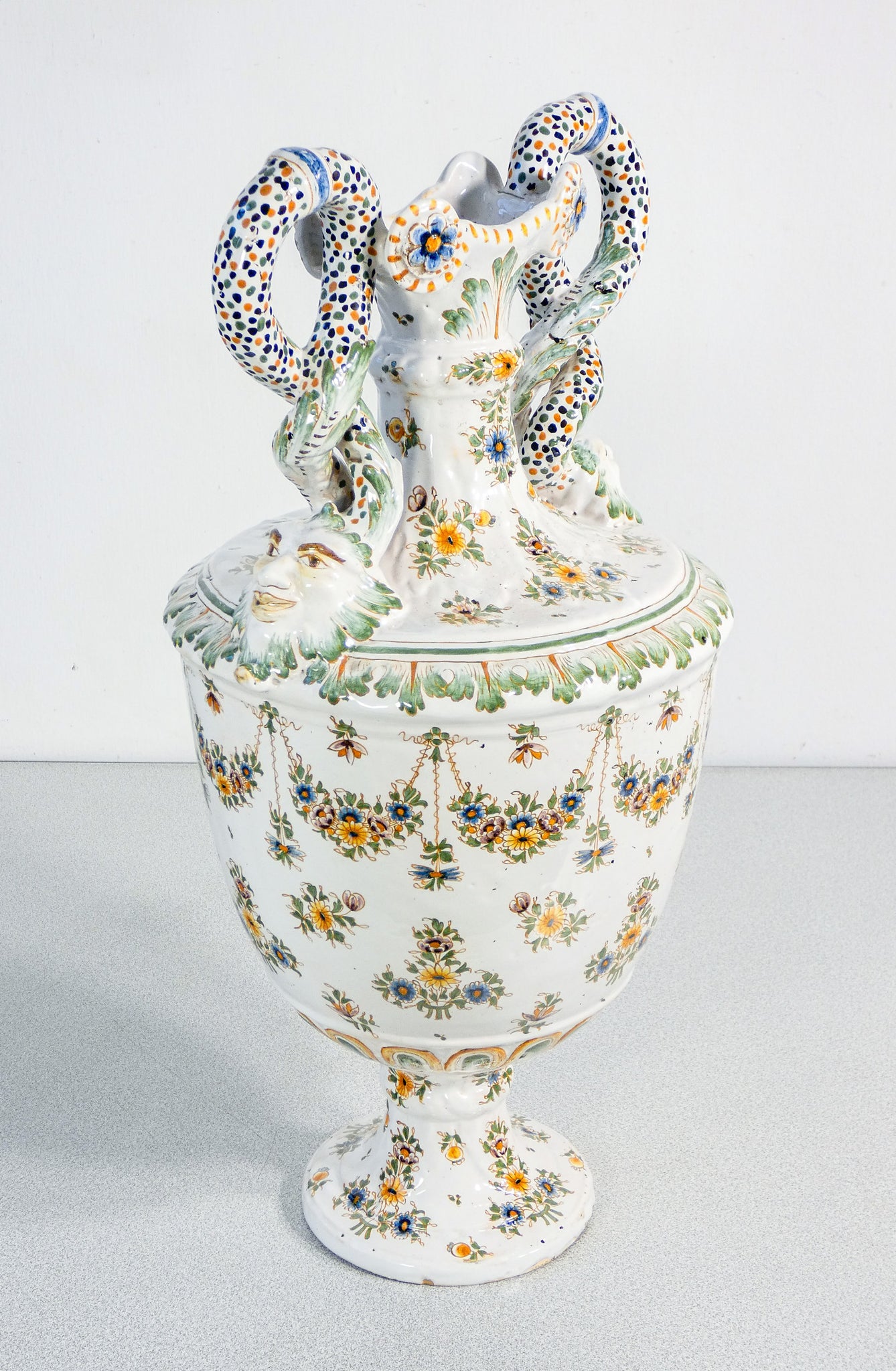 vaso anfora ceramica moustiers faience dipinto a mano epoca france pottery