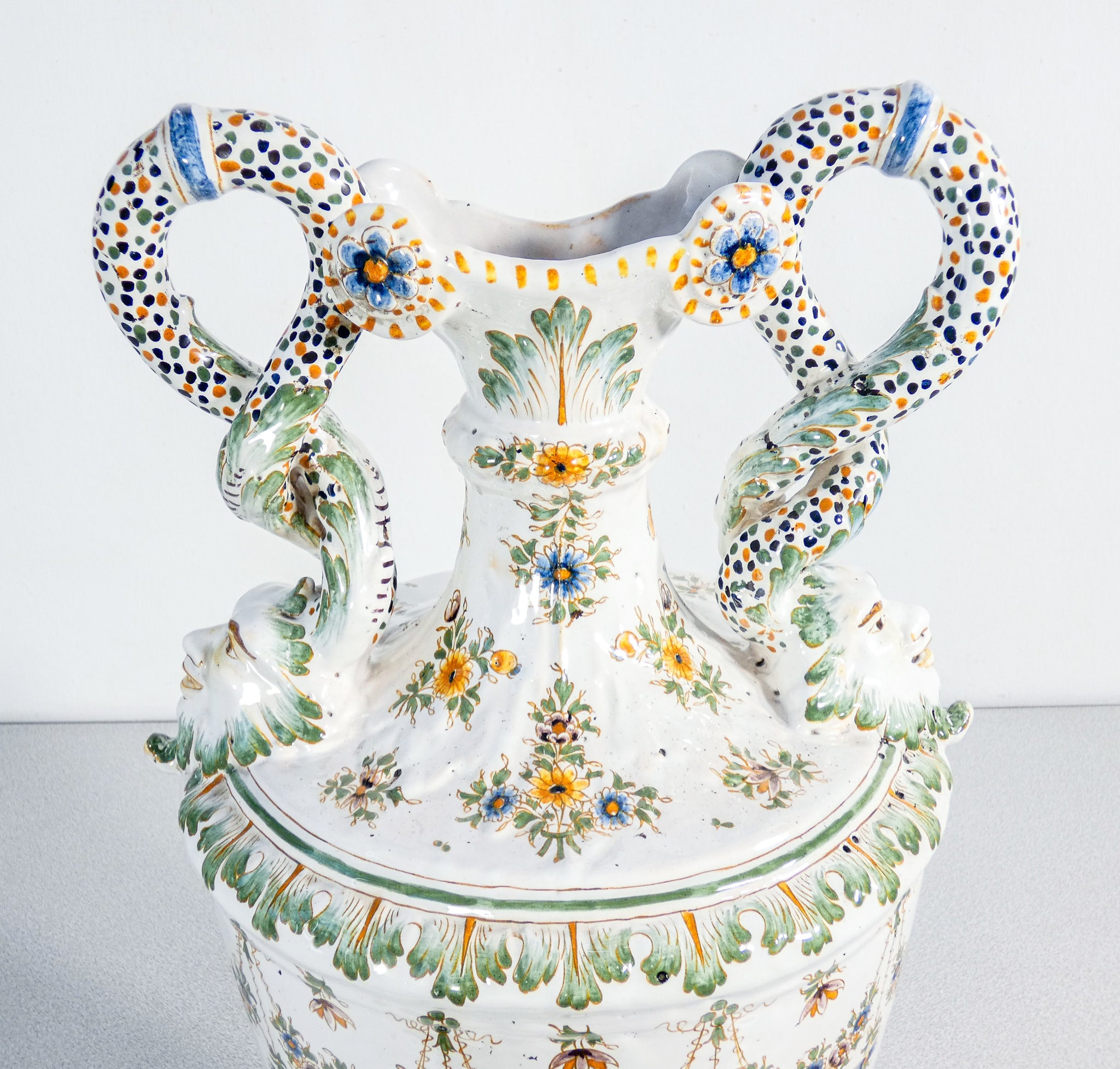 vaso anfora ceramica moustiers faience dipinto a mano epoca france pottery