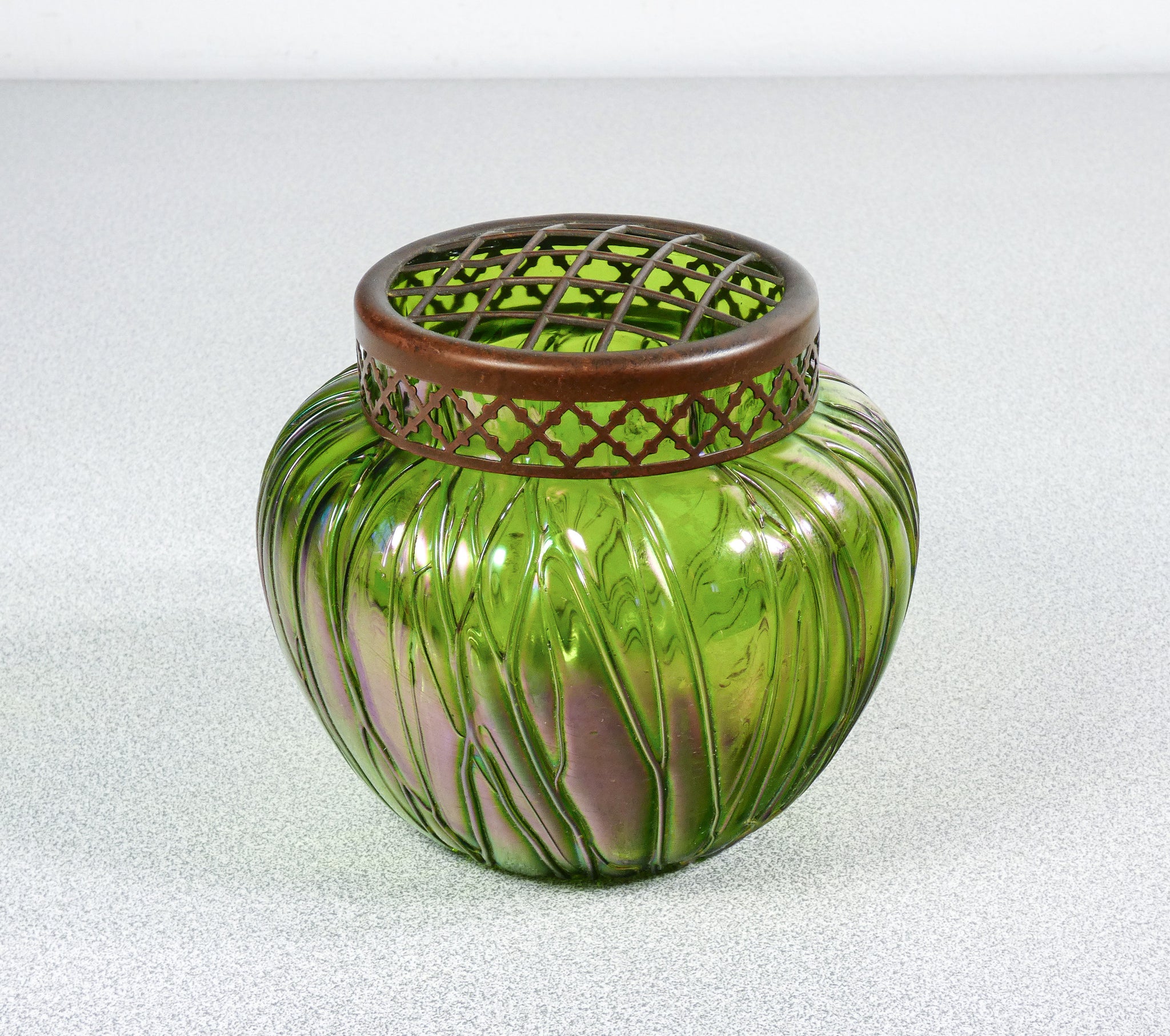 vaso pallme konig austria vetro soffiato iridescente epoca 1910s art nouveau 4