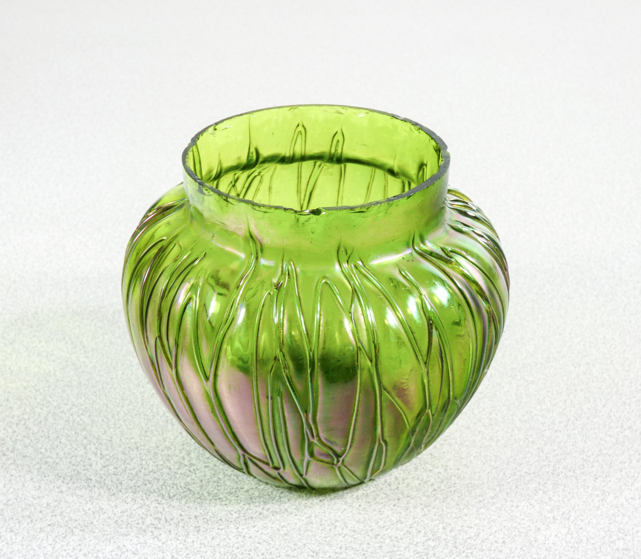 vaso pallme konig austria vetro soffiato iridescente epoca 1910s art nouveau 4