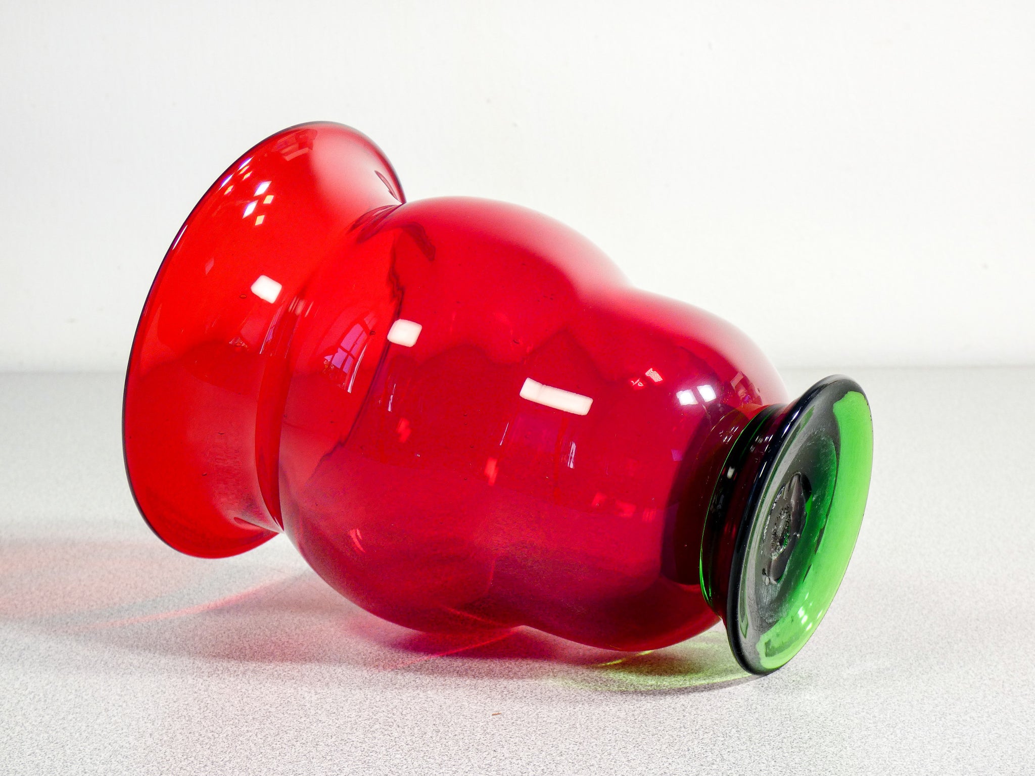 vaso vetro soffiato murano rosso verde design italia venice vintage glass