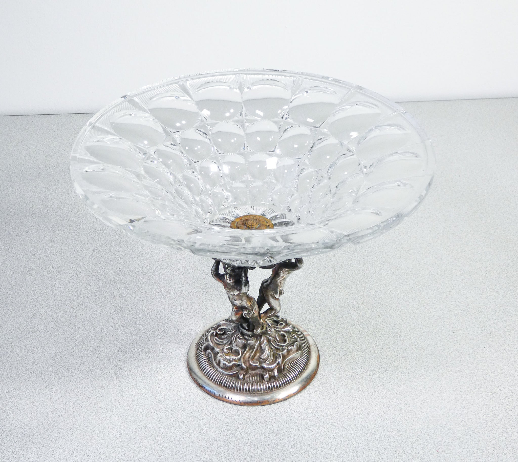 alzata cristallo molato sheffield epoca primo 1900 coppa vaso sculture putti