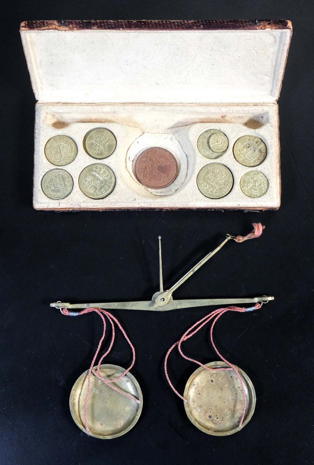 bilancia bilancino pesi monetali monetari epoca 700 numismatica moneta antica