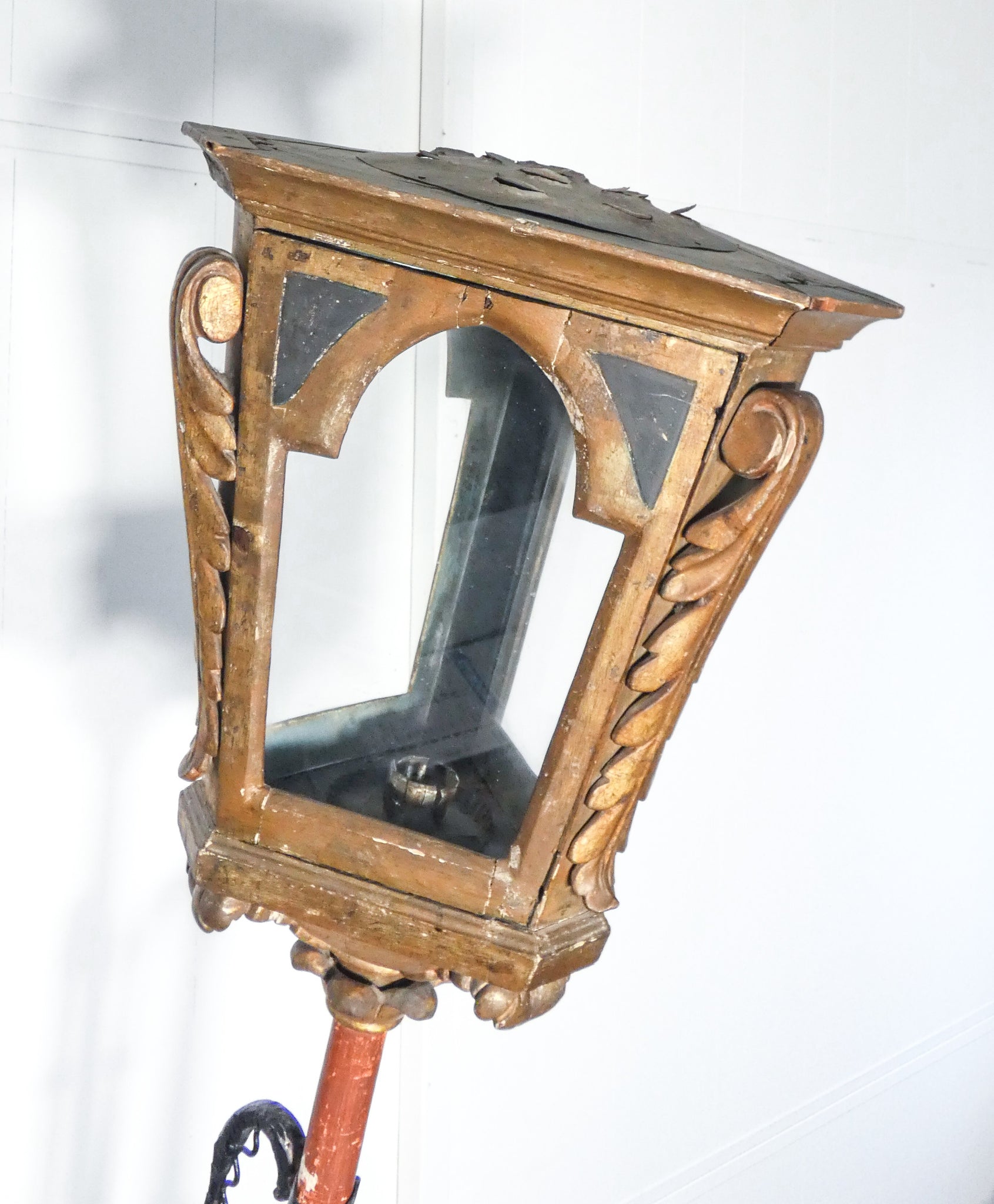lampione epoca 1800 legno dorato scolpito ferro battuto lanterna candela antico