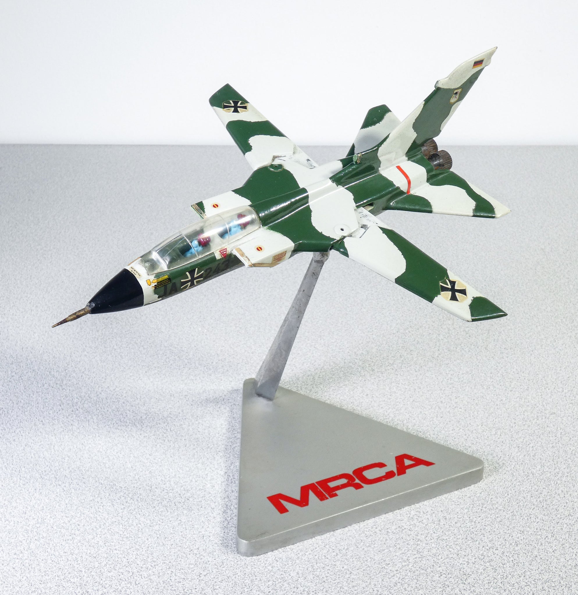Modellino di caccia Panavia Tornado in alluminio – Mercand Store