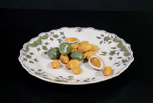 piatto ceramica moustiers faience scultura mandorle francia epoca pottery