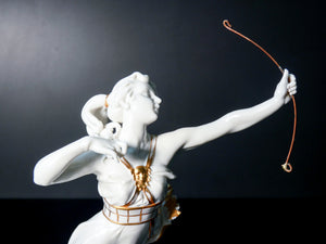 scultura artemide diana cacciatrice arciera porcellana capodimonte epoca