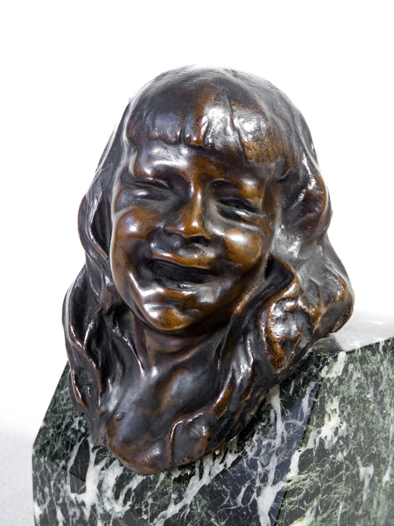 scultura bronzo firmata corrado betta bambina sorridente epoca 1900 statua