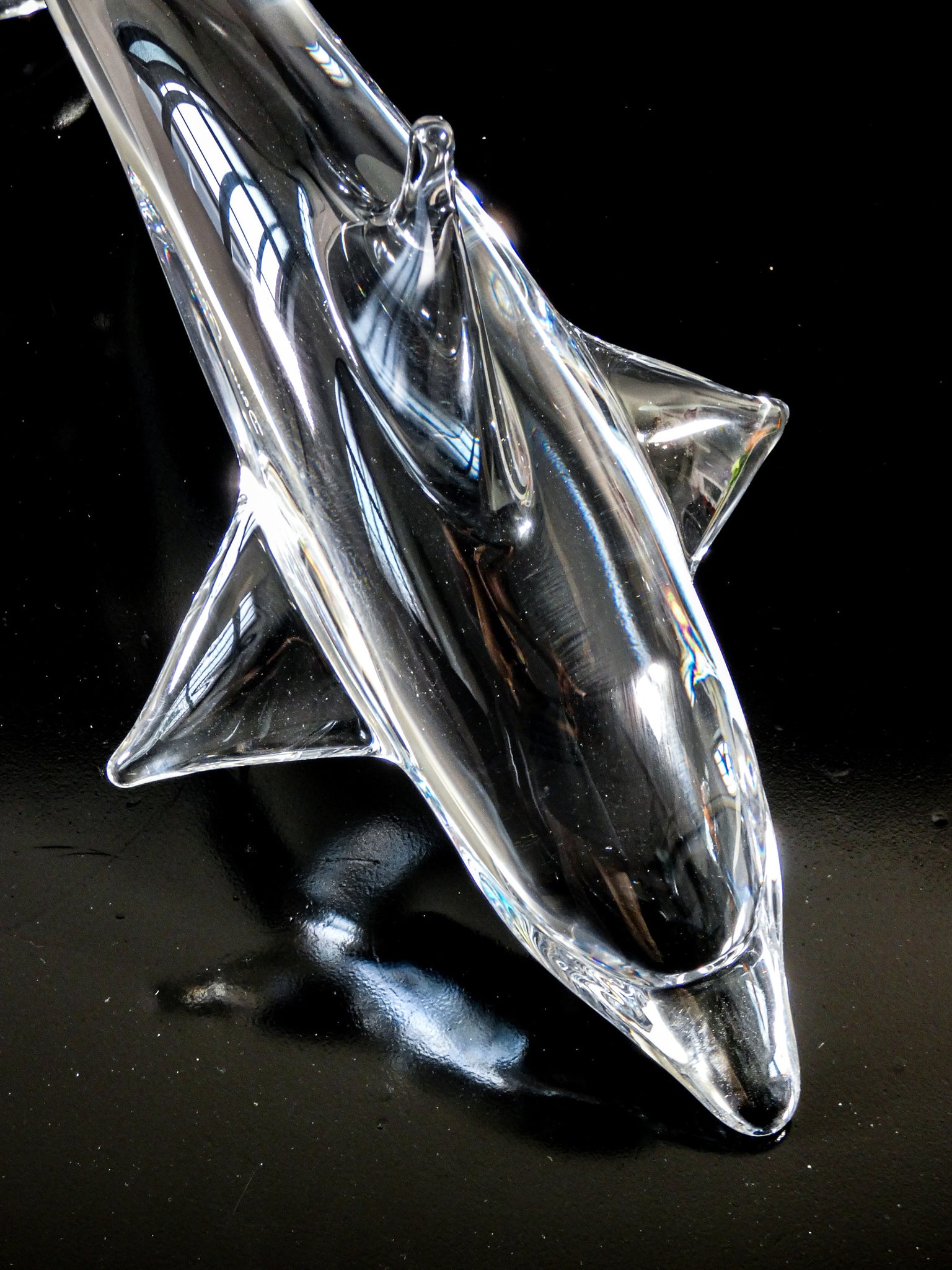 scultura delfino daum france vetro soffiato trasparente mare oceano francia
