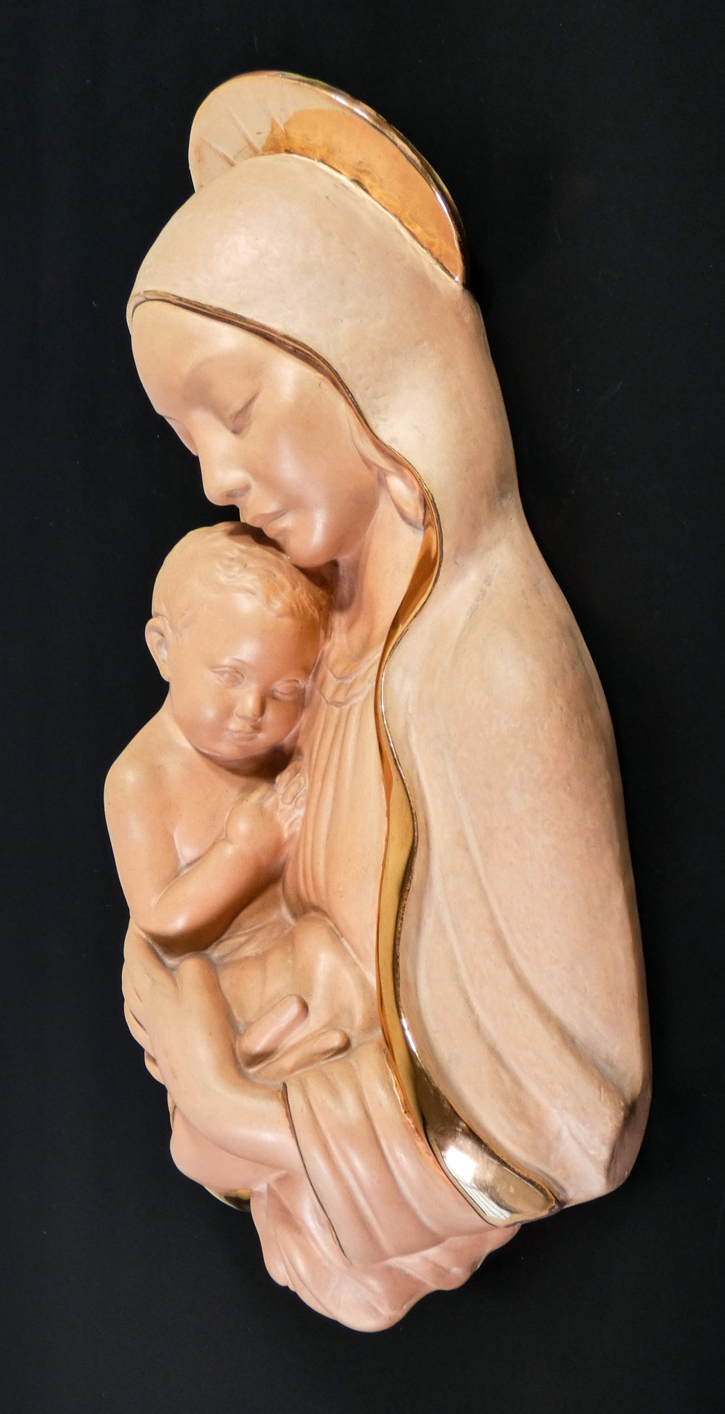 scultura zaccagnini madonna con bambino maria gesu nativita ceramica dorata