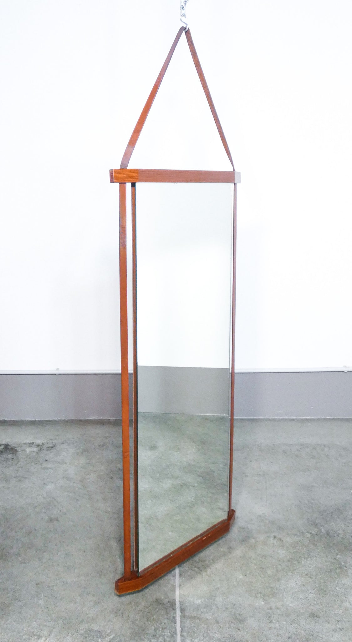 specchiera design scandinavo 1970s vintage specchio legno teak hanging mirror