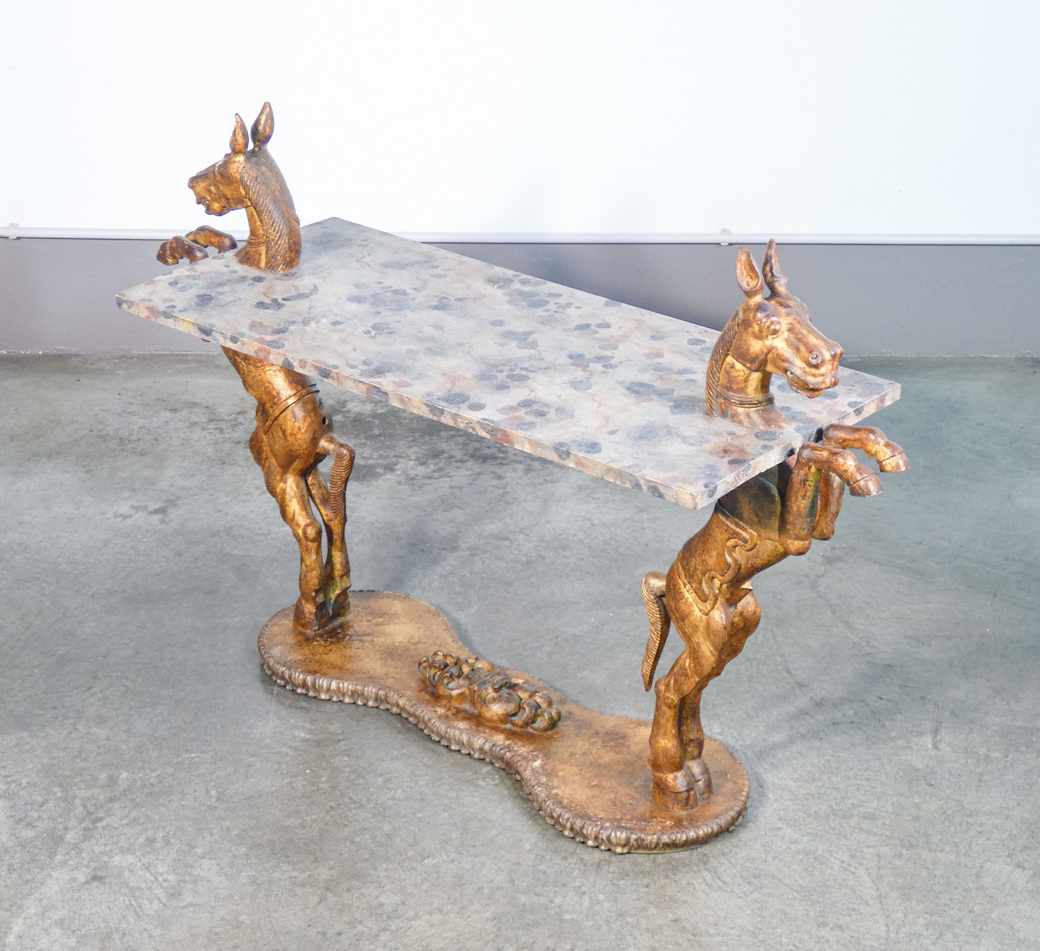tavolino console sculture statue cavalli rampanti piano marmorizzato 1800