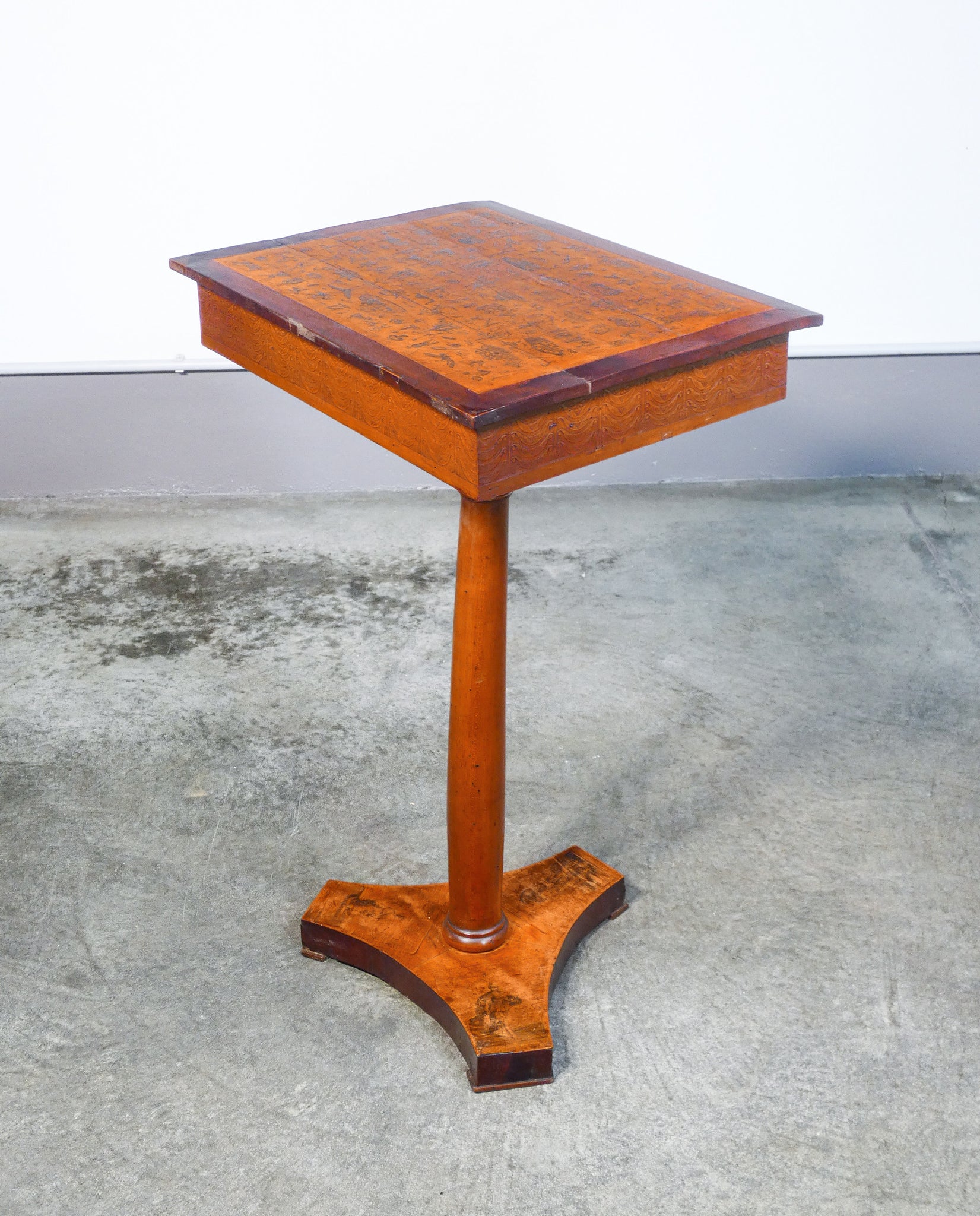 tavolino cucito legno decorato tricoteuse epoca 1800 cassetto gueridon antico