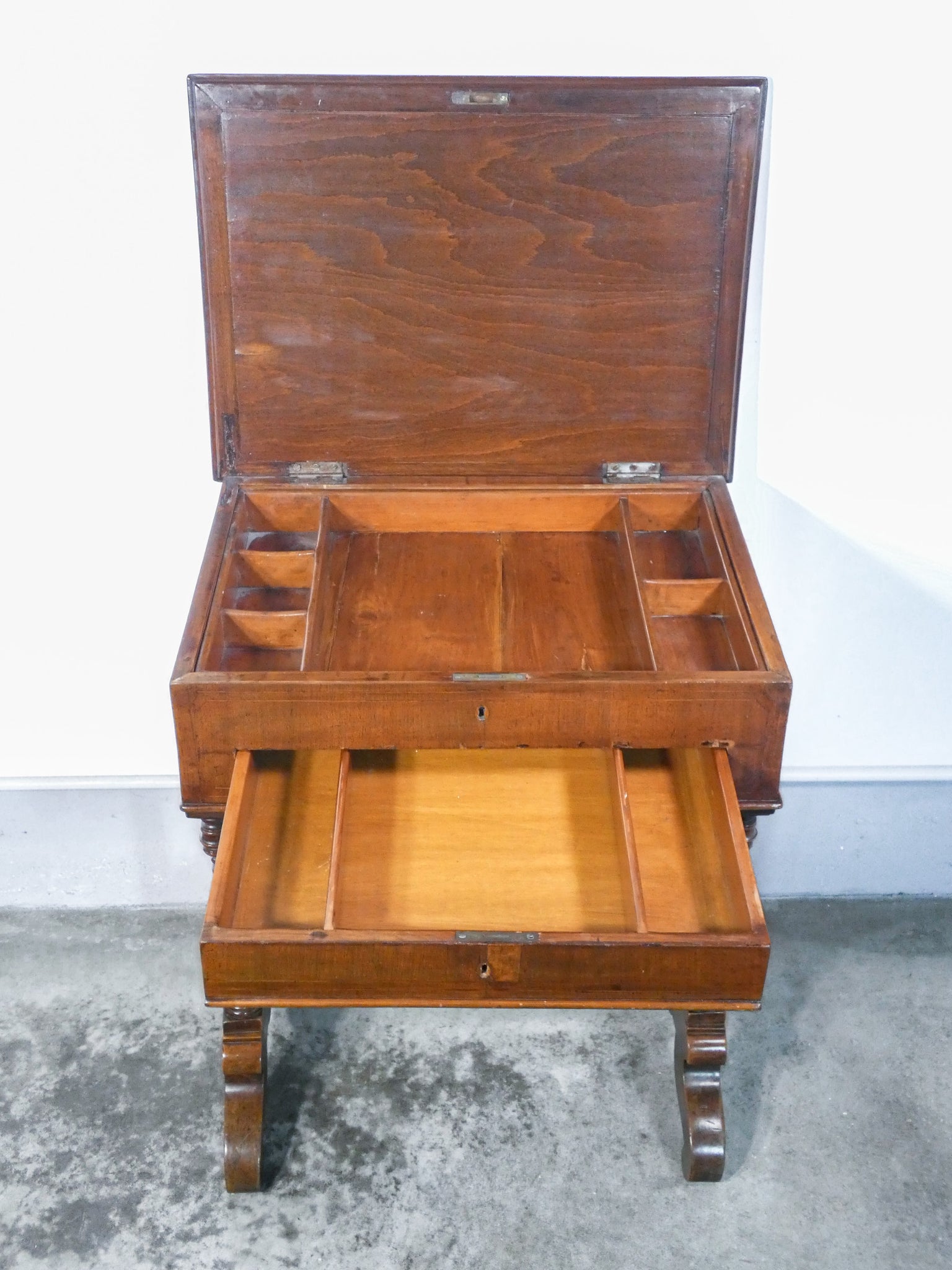 tavolino lavoro tricoteuse epoca 1800 legno noce piano apribile cassetto antico