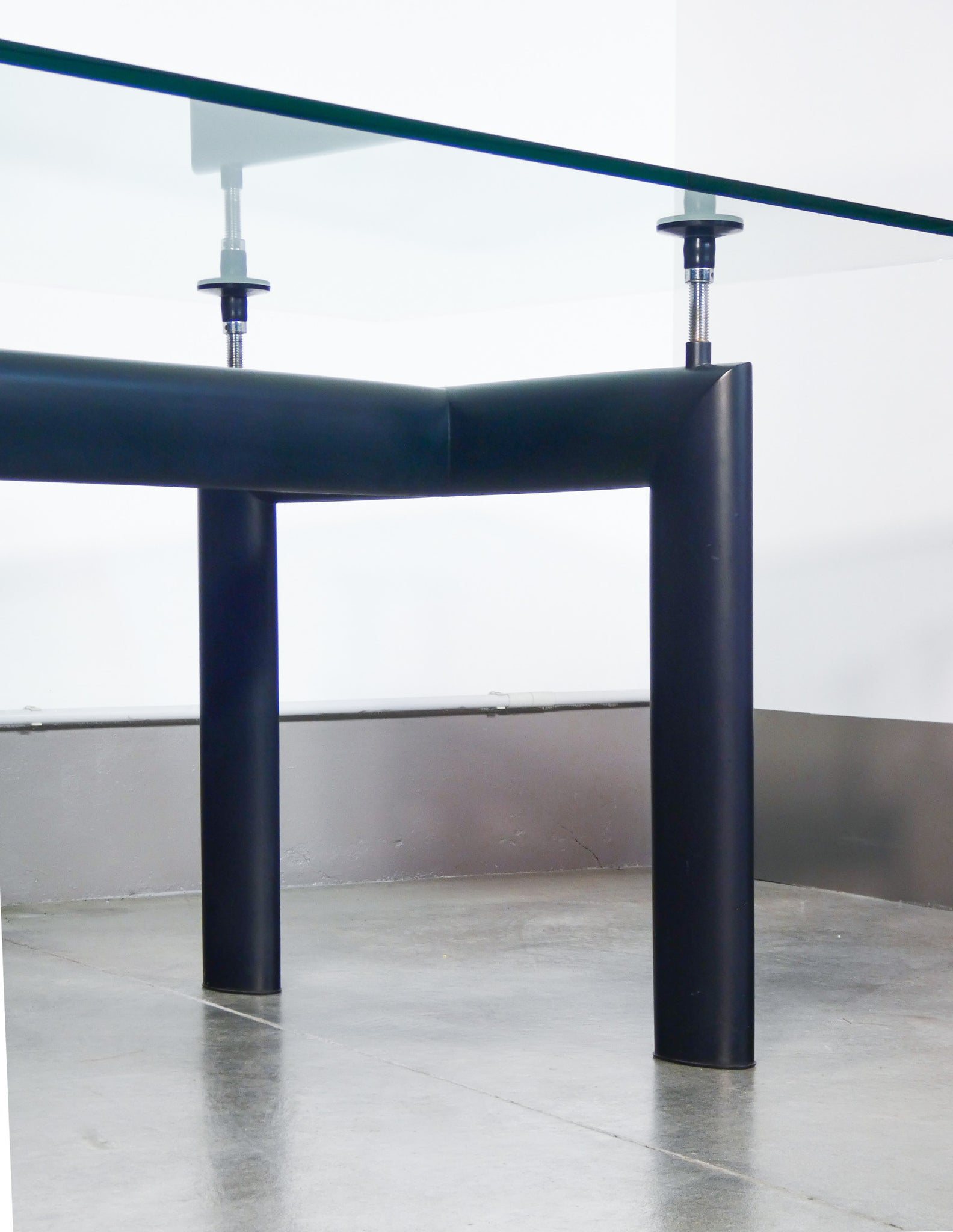 tavolo lc6 design le corbusier per cassina epoca 1970s jeanneret perriand