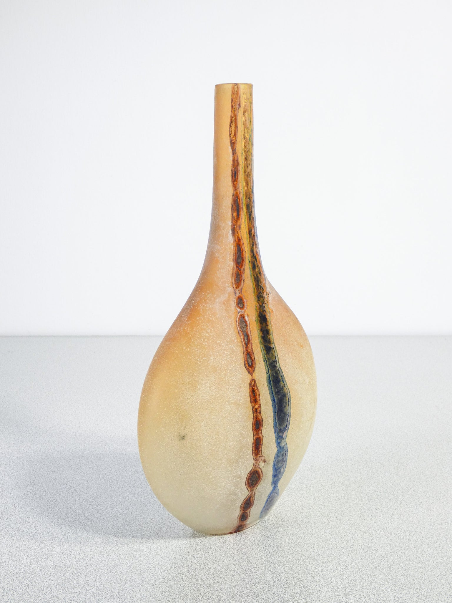 vaso bottiglia design alfredo barbini scavo vetro soffiato murano 1970s 1