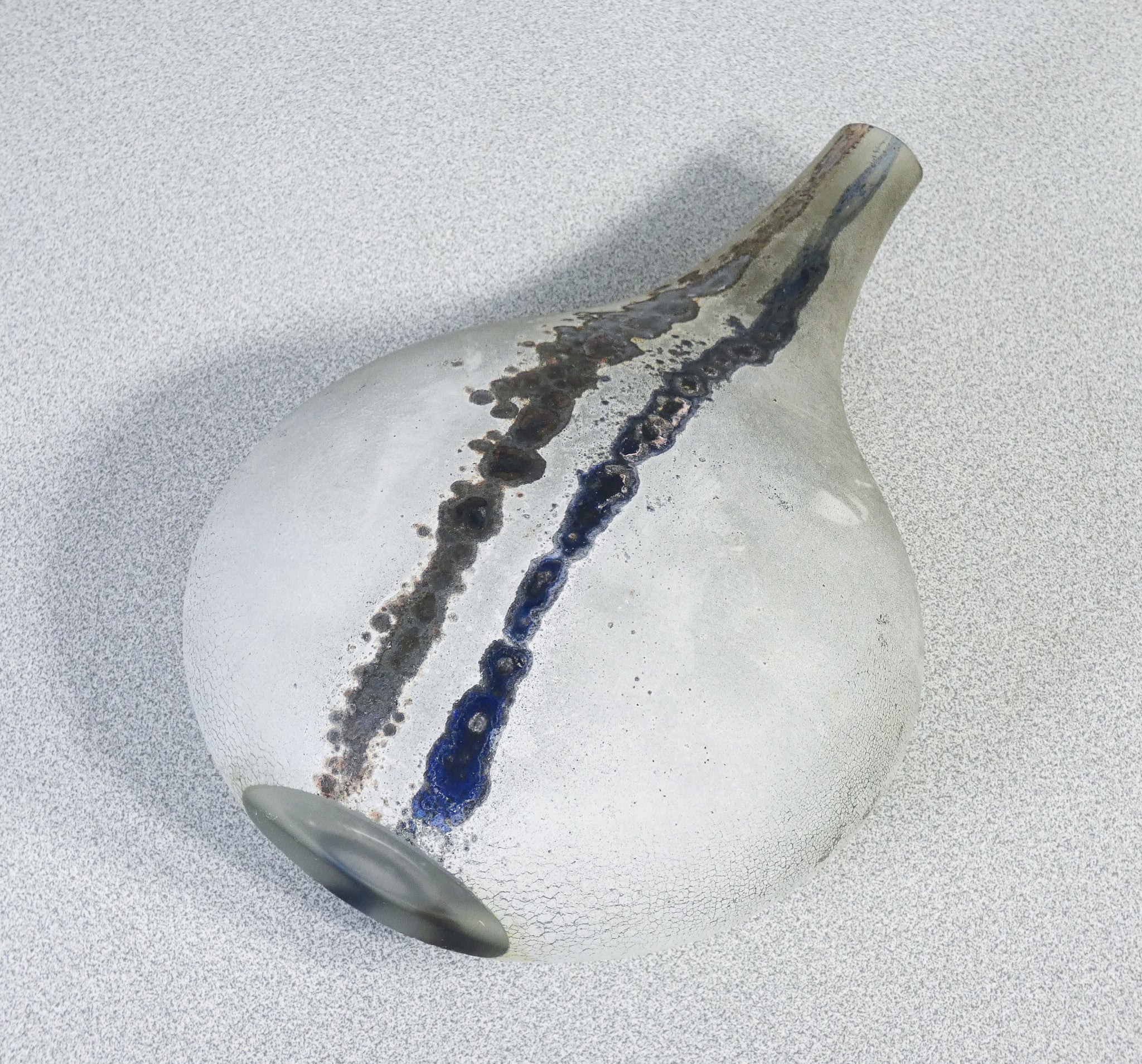 vaso bottiglia design alfredo barbini scavo vetro soffiato murano 1970s 2